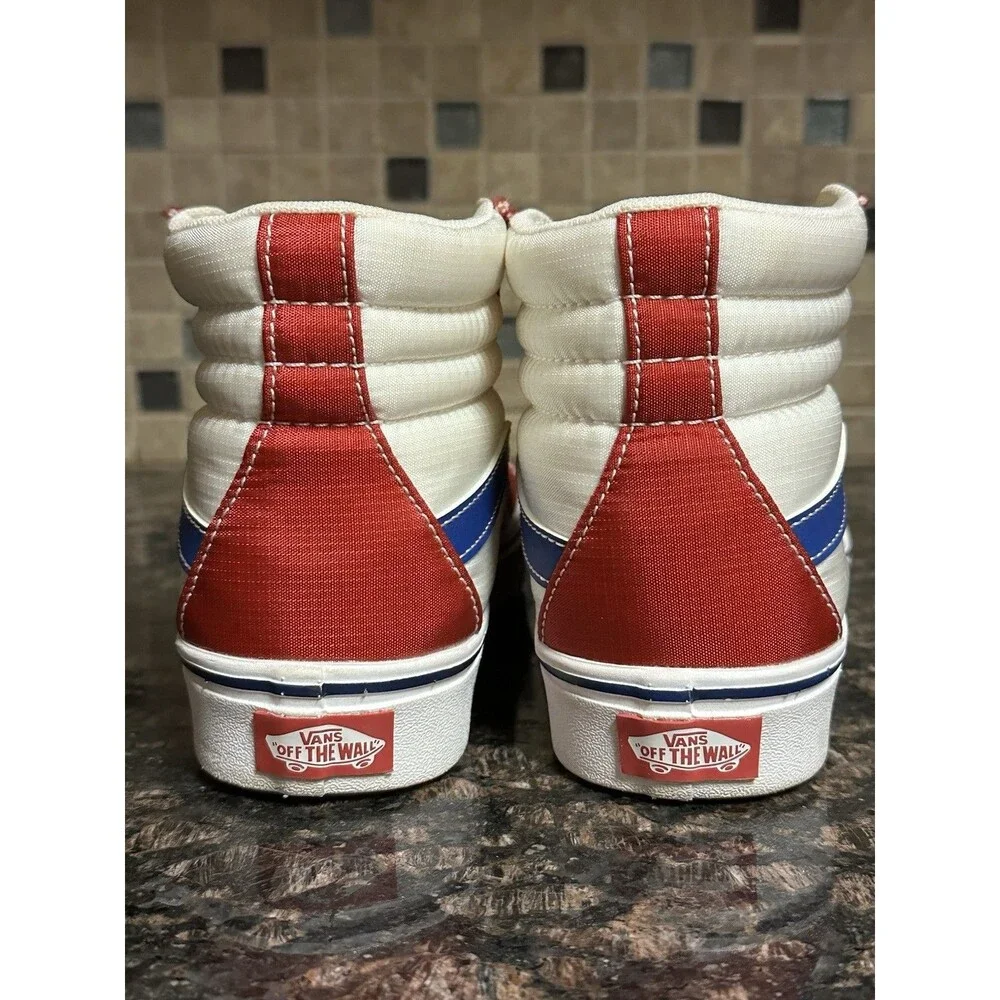 LIKE NEW VANS Youth Size 5 ComfyCush Old Skool SK8-Hi RetroMart Barcode Sneaker